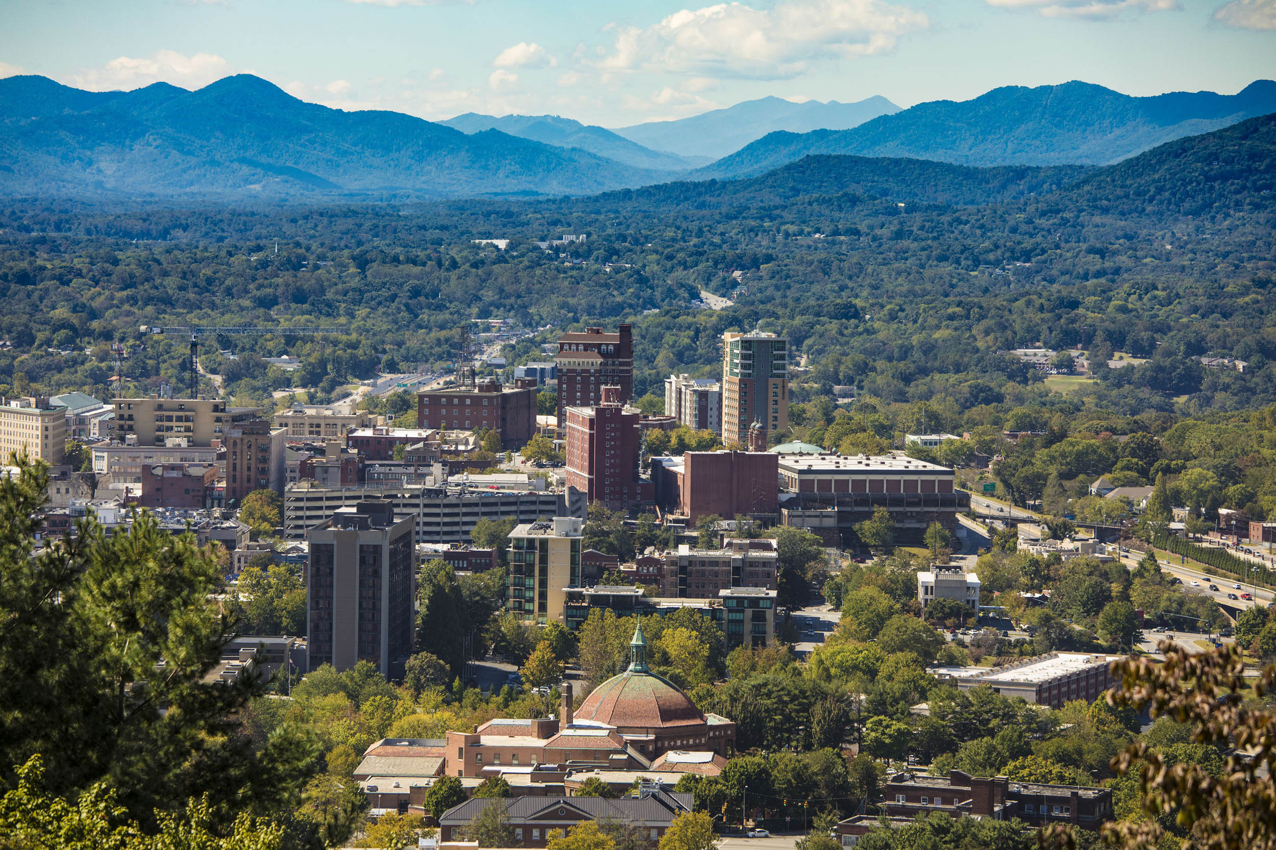 Asheville Wine, Dines and Entertains