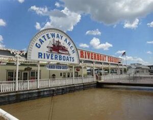 Gateway Arch Riverboat on the Mississippi River