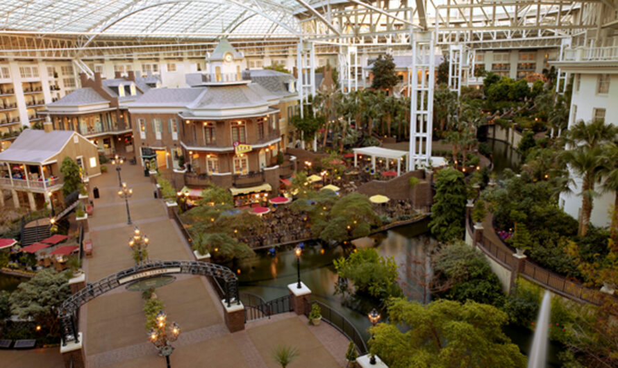 Discover Gracious and Grand Gaylord Opryland