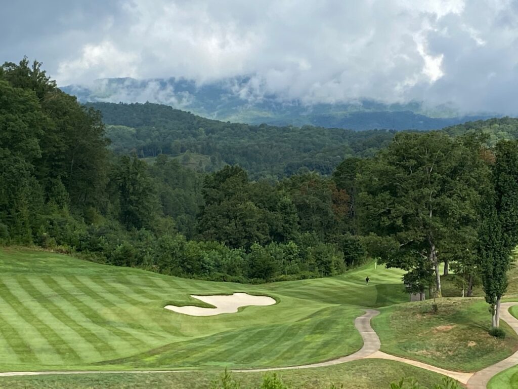 Sequoyah National No. 1 Hole a demanding downhill par-5