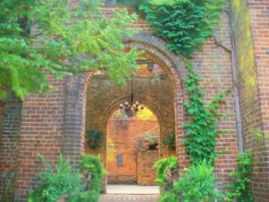 The ruins at Barnsley Gardens