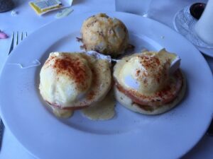 Huey's Eggs Benedict