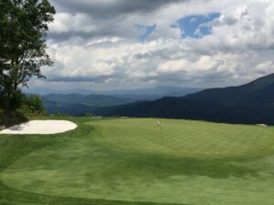 Miles of mountains on No. 8 a par-5