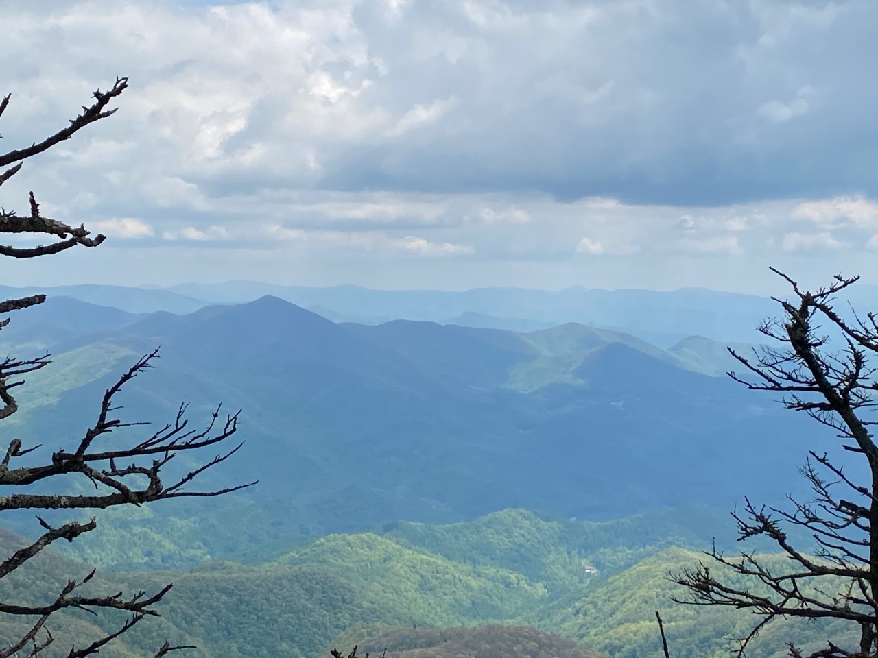 Waterrock Knob views toward Great Smoky Mountains