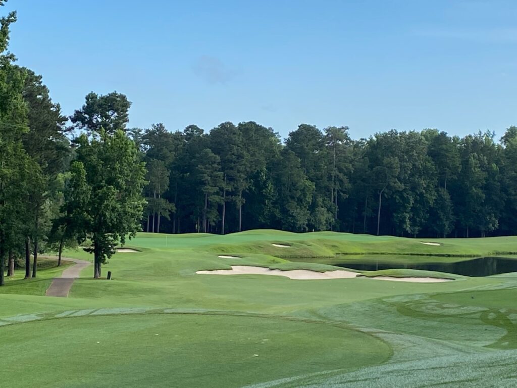 Lakes Course No. 1 Par-4 with lake and bunkers