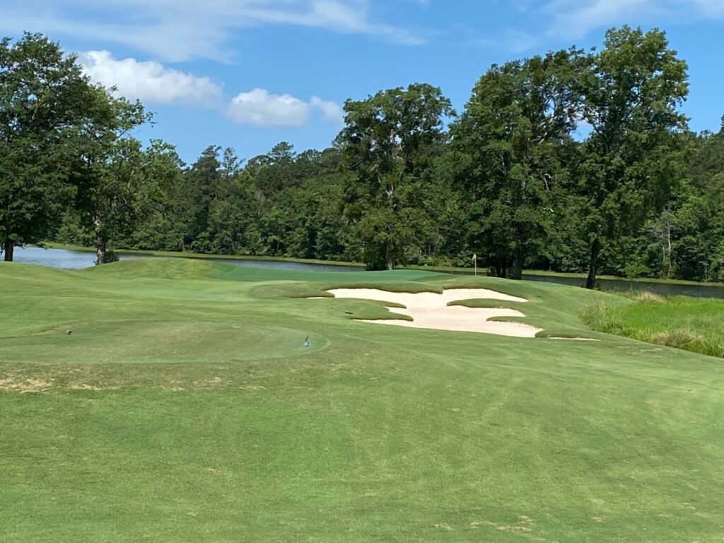 Lakes Course No. 8 Par-3