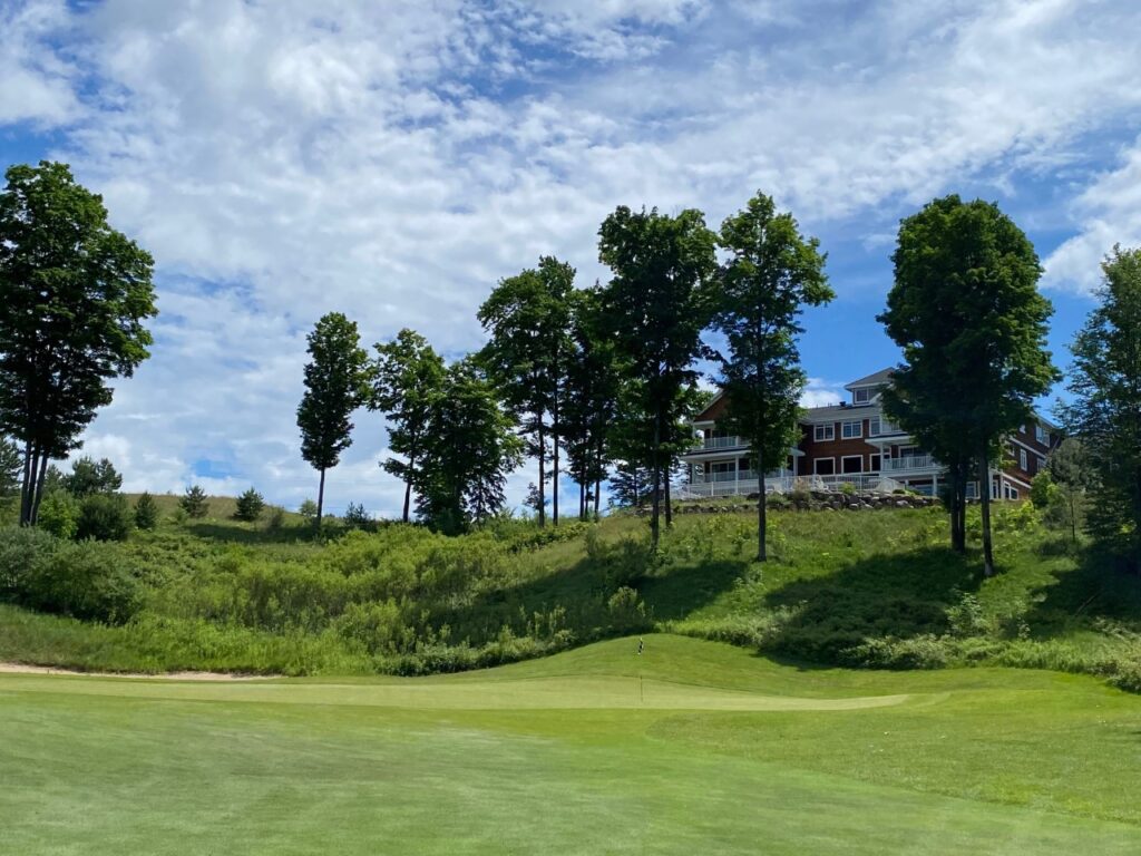 Hawks Eye No. 18 Par-4 by green