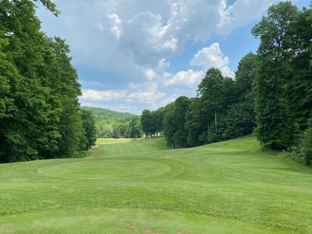 The Legend No. 10 a Par-4 rolling terrain