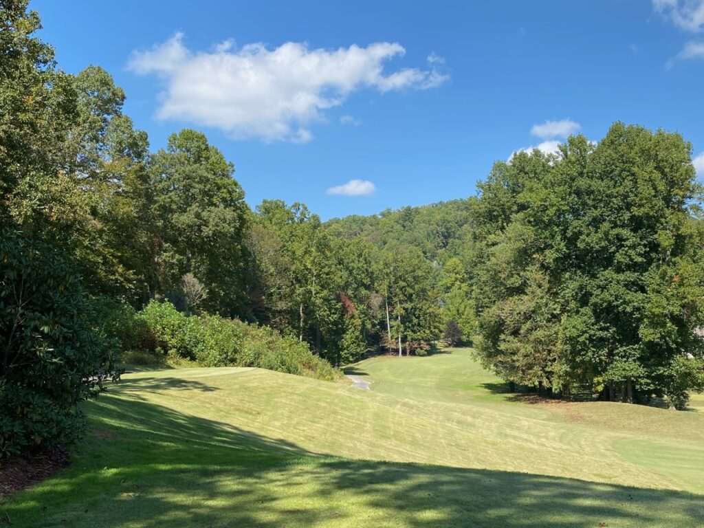 Cummings Cove No. 3 a par-4 down and around the bend.