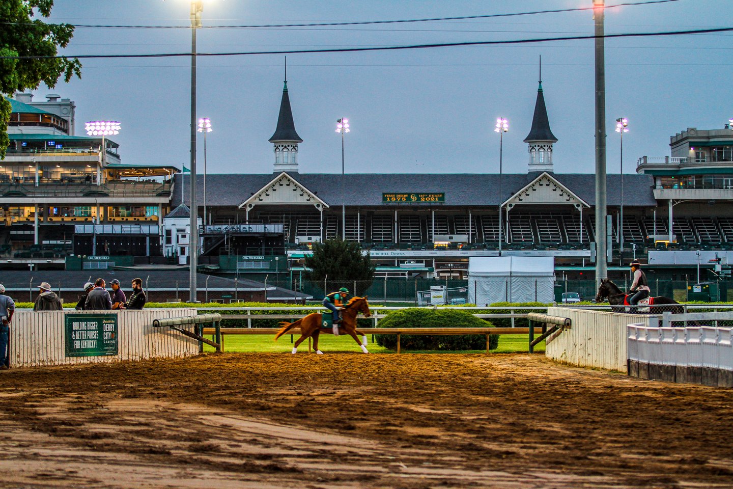 It's an early morning on the Barn and Backside Tour.