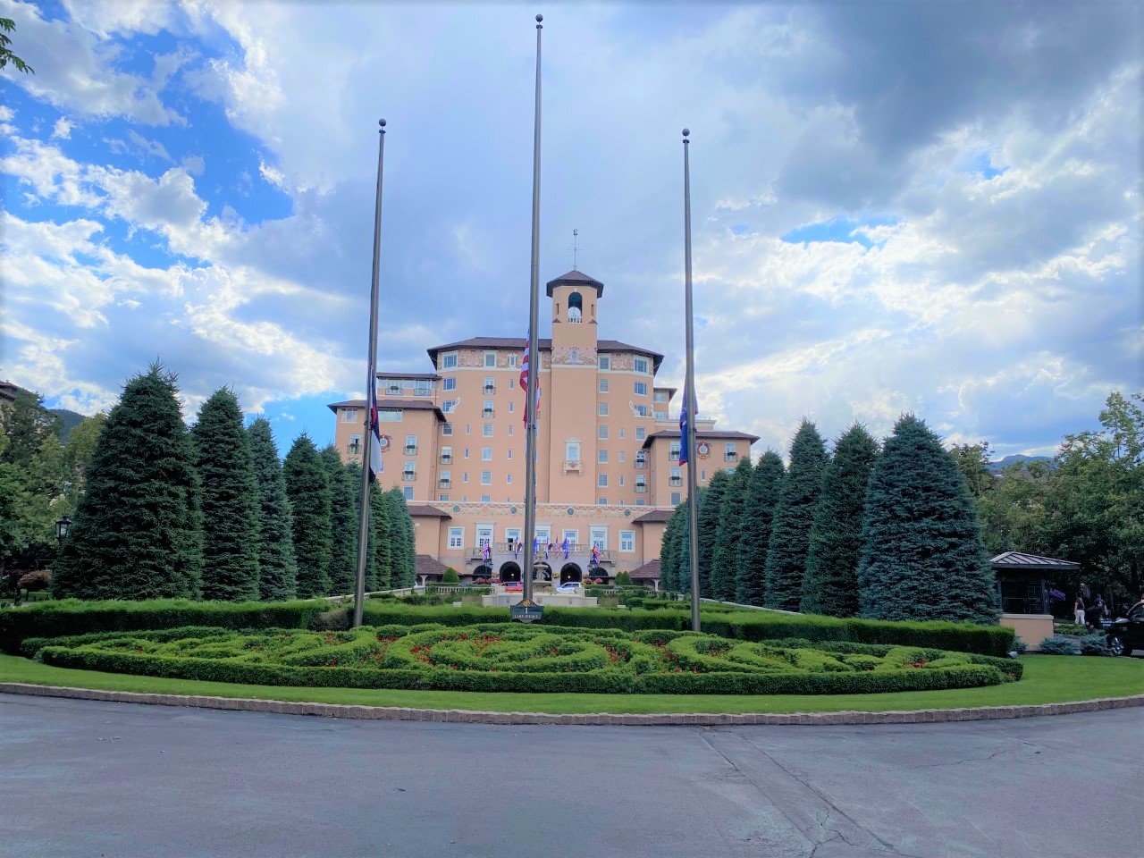 The circular entrance to The Broadmoor