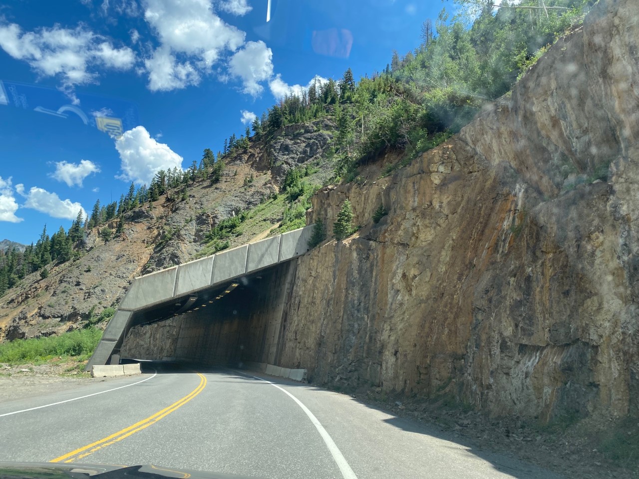 Yes, serveral tunnels are cut into the hillsides on the way to Ouray.