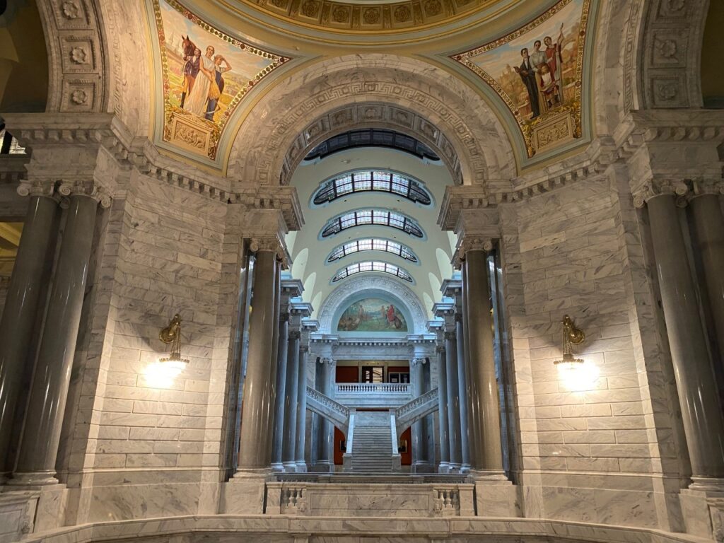 The impressive New Capitol interior.