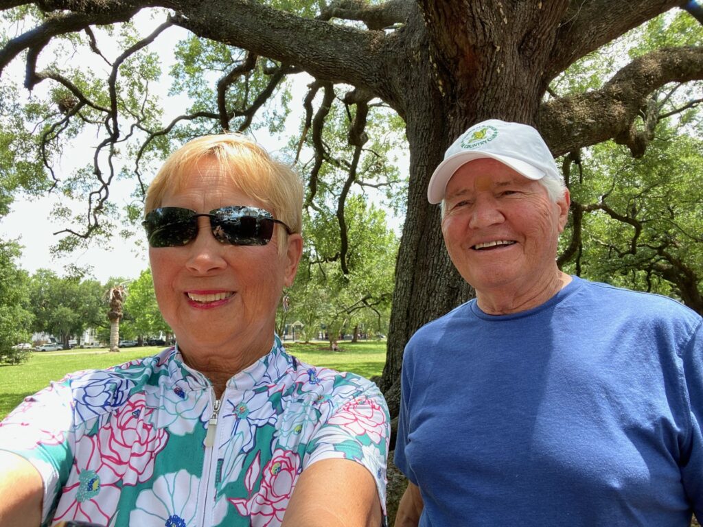 A selfie und a Live Oak in a park on Carrollton Avenue. Stop on St. Charles Streetcar.