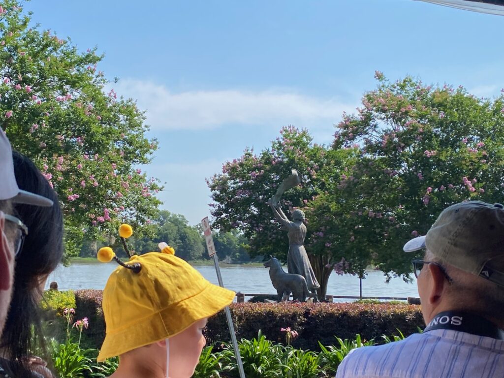 The Waving Girl Statue along the Savannah River.