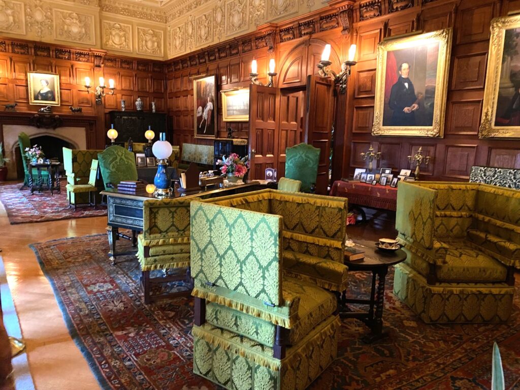 Oak Sitting Room between the Vanderbilt's bedrooms.